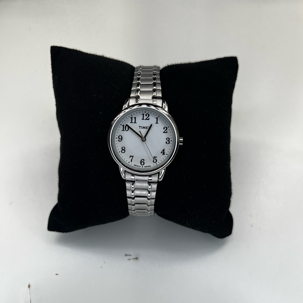 Timex TW2P78500, Easy Reader Unisex Silvertone Expansion Band, Indiglo Lights Up